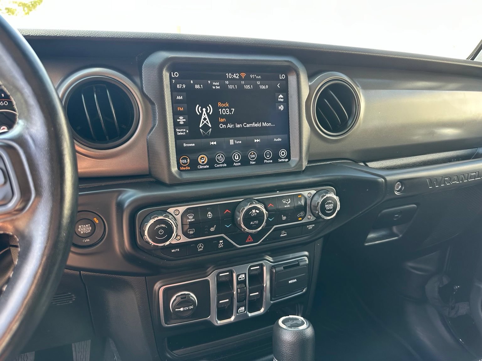 Used 2023 Jeep Wrangler Unlimited Sport AWD/4WD image 9