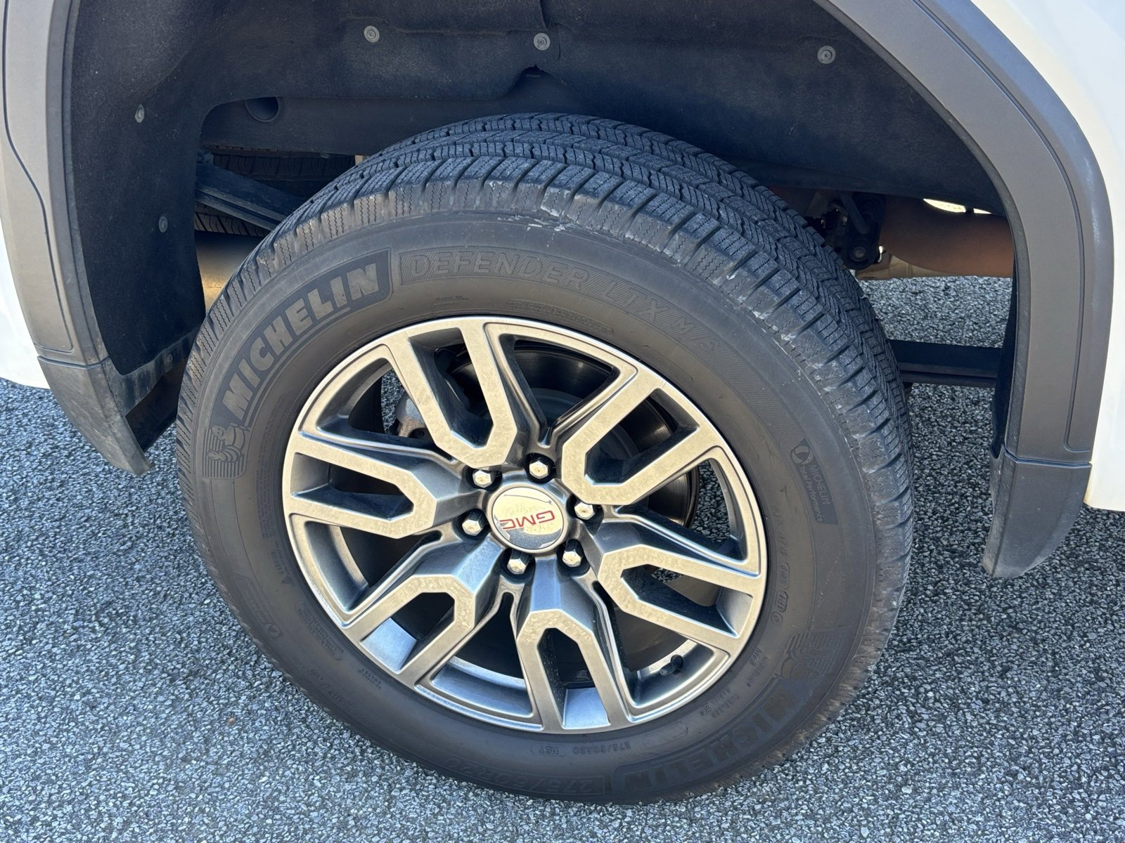 Used 2019 GMC Sierra 1500 AT4 w/ AT4 Premium Package image 3