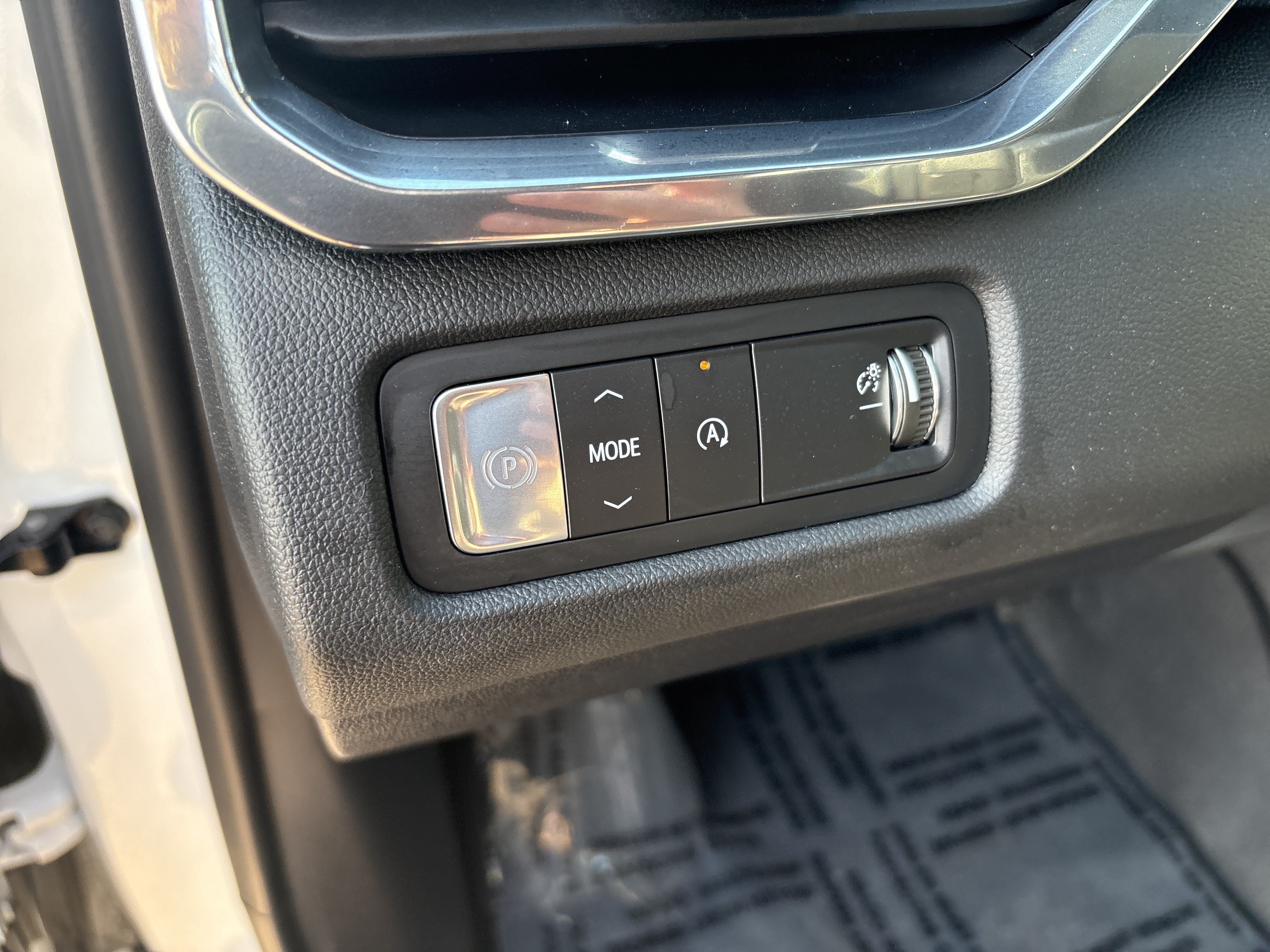 Used 2026 GMC Acadia Elevation w/ Elevation Premium Package FWD image 21