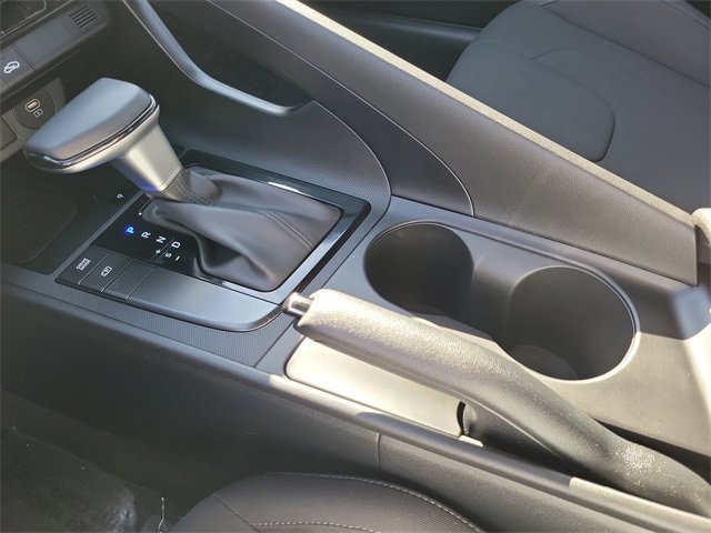 Used 2025 Hyundai Elantra Sport image 14