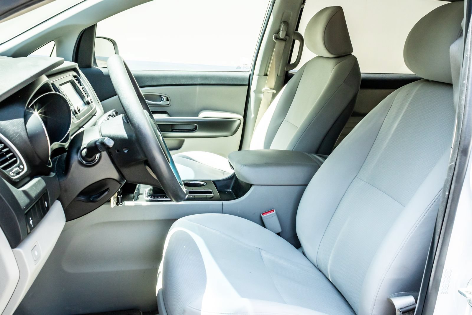 Used 2020 Kia Sedona LX FWD image 12