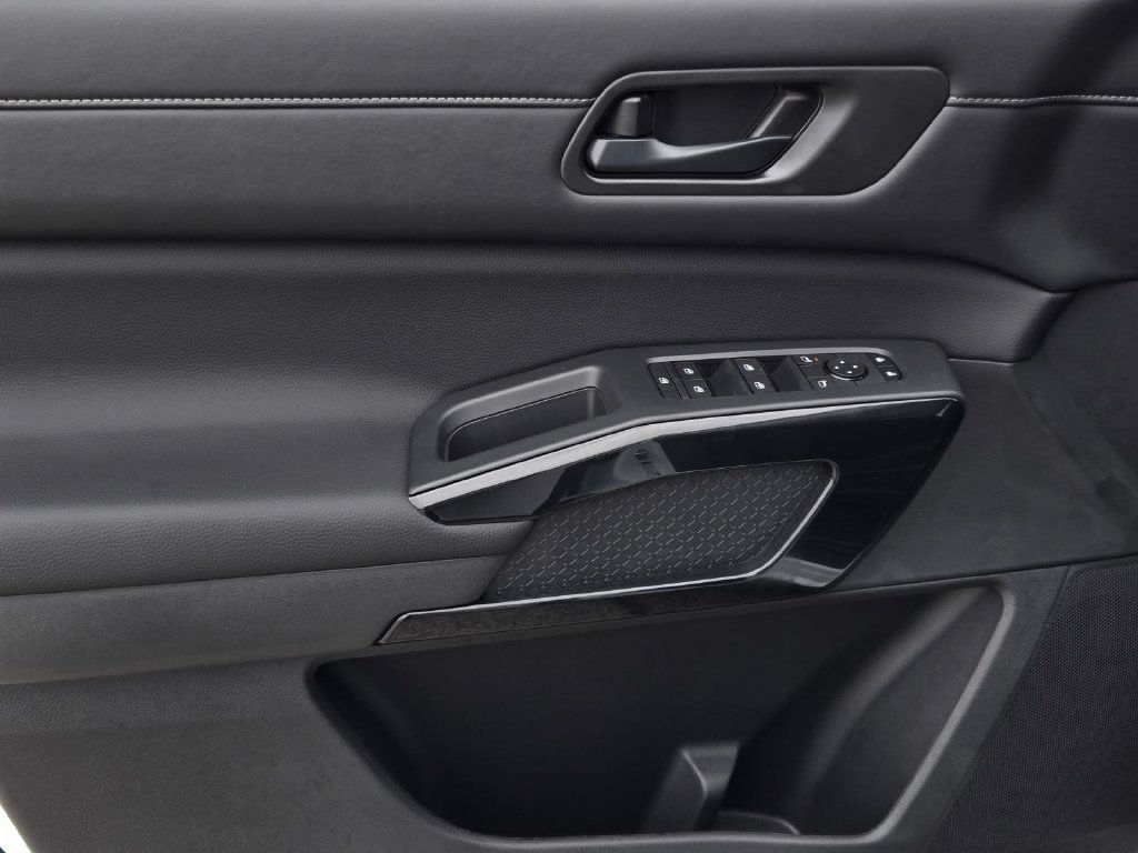 New 2026 Nissan Pathfinder SV FWD image 17