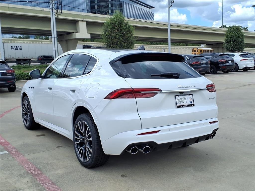 New 2025 Maserati Grecale GT image 9