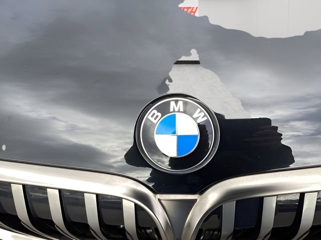 Used 2022 BMW M760i xDrive w/ Luxury Rear Seating Package image 28