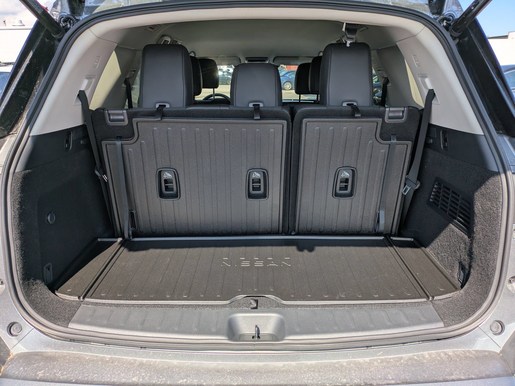 New 2026 Nissan Pathfinder SL w/ Cargo Package FWD image 13