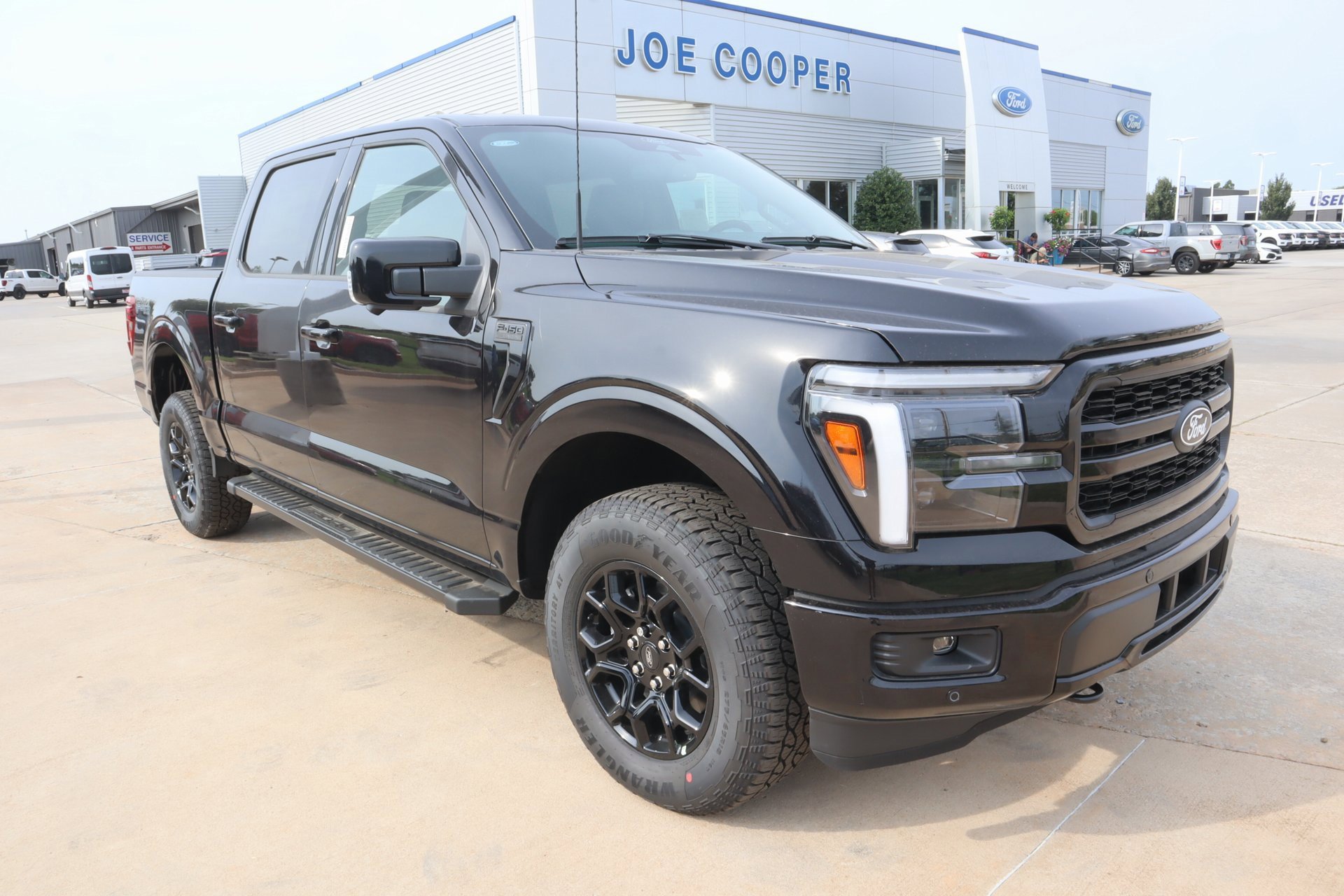 New 2025 Ford F150 Lariat w/ FX4 Off-Road Package