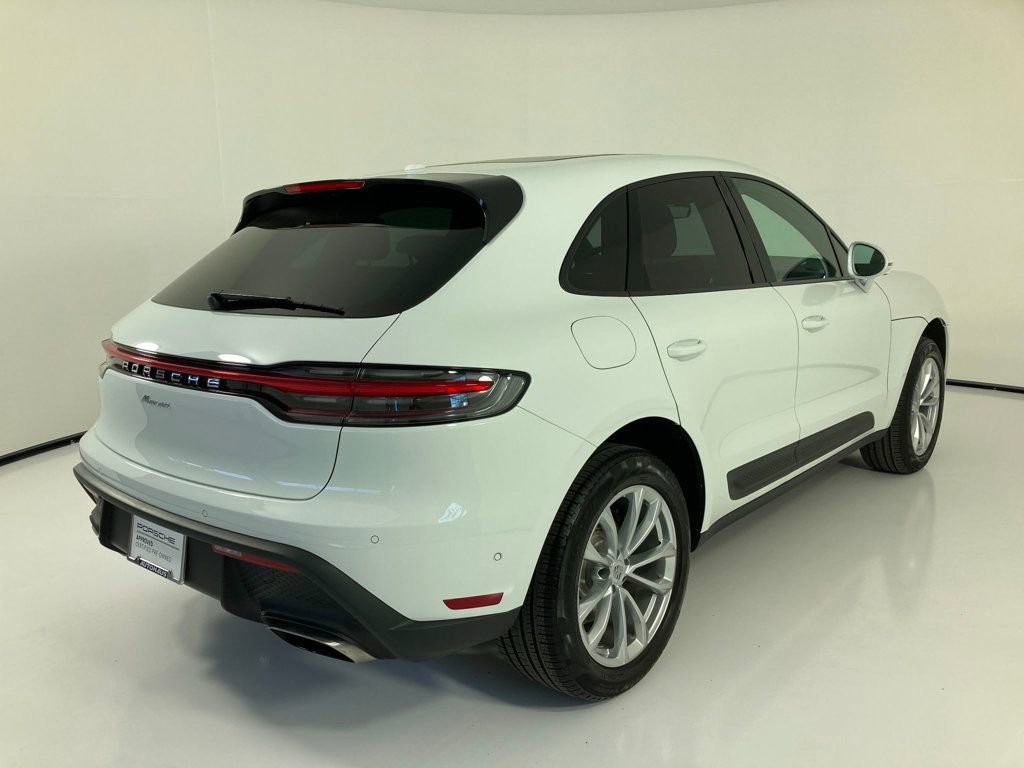 Certified 2022 Porsche Macan AWD/4WD image 24