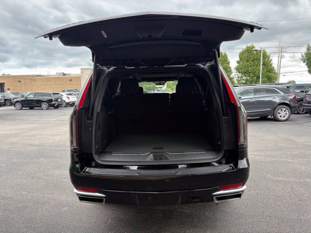 Used 2023 Cadillac Escalade ESV Premium Luxury w/ LPO, Floor Liner Package AWD/4WD image 6