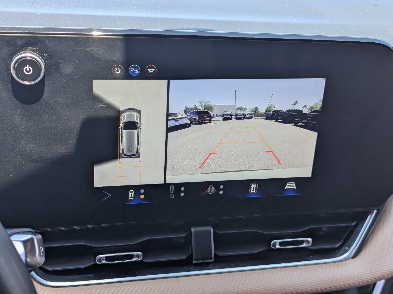 Certified 2025 Chevrolet Equinox ACTIV w/ Safety and Technology Package AWD/4WD image 28