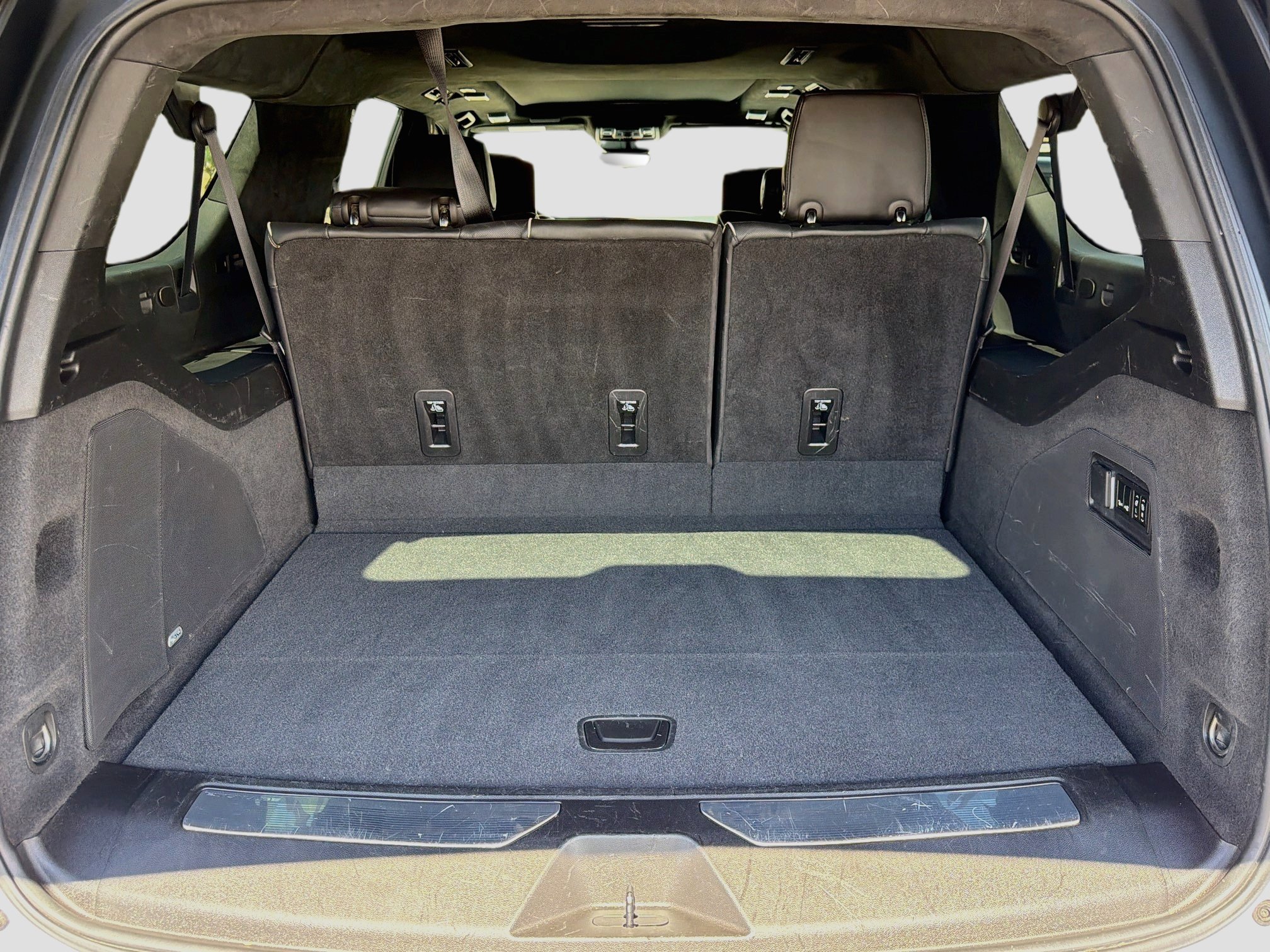 Used 2022 Cadillac Escalade ESV Sport Platinum w/ Heavy-Duty Trailer Package AWD/4WD image 29