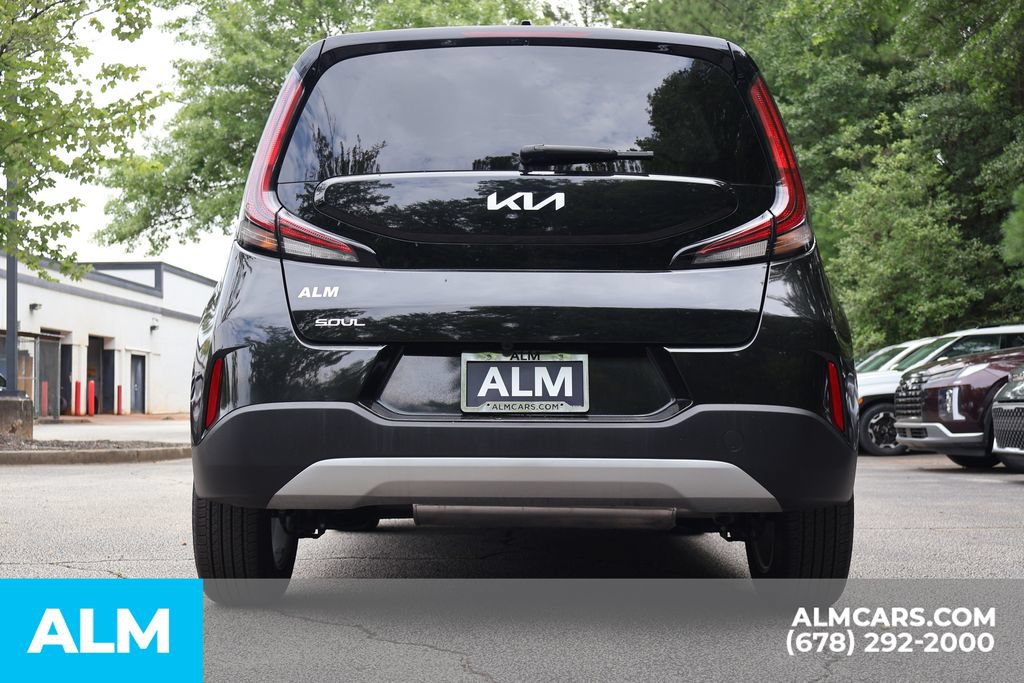 Used 2025 Kia Soul LX w/ LX Technology Package FWD image 6