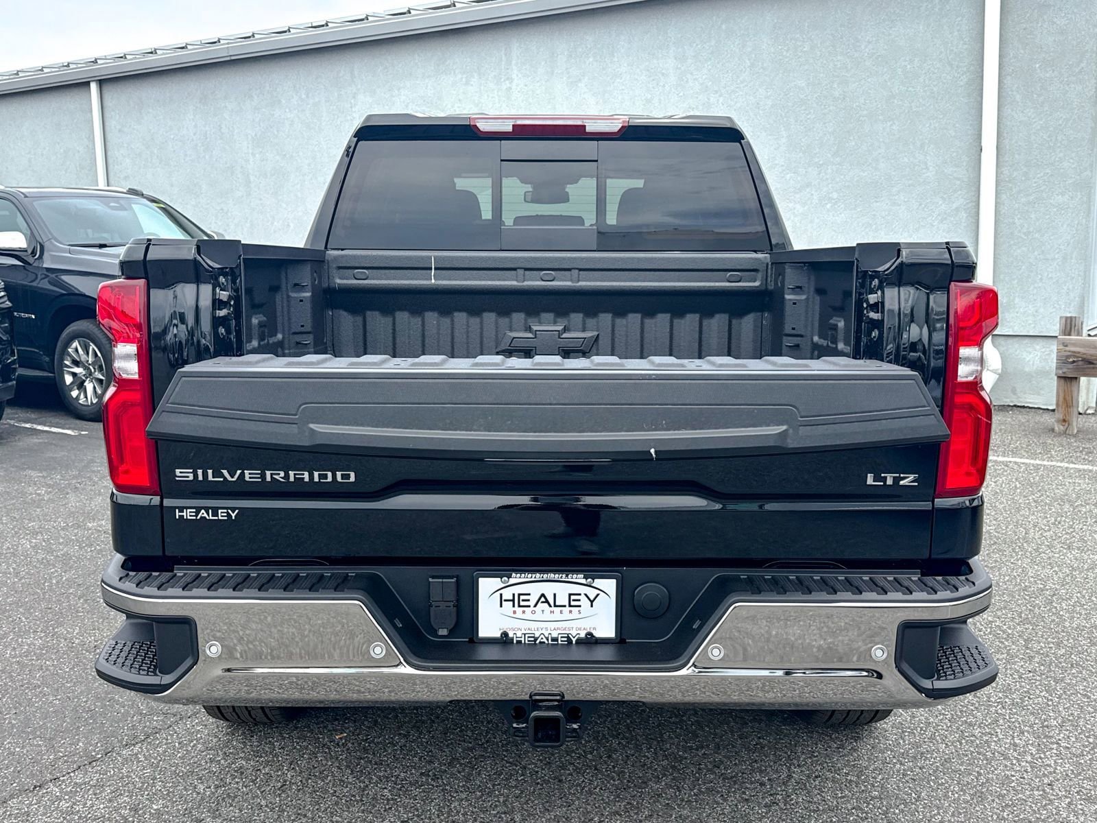 New 2026 Chevrolet Silverado 1500 LTZ w/ LTZ Premium Package AWD/4WD image 14