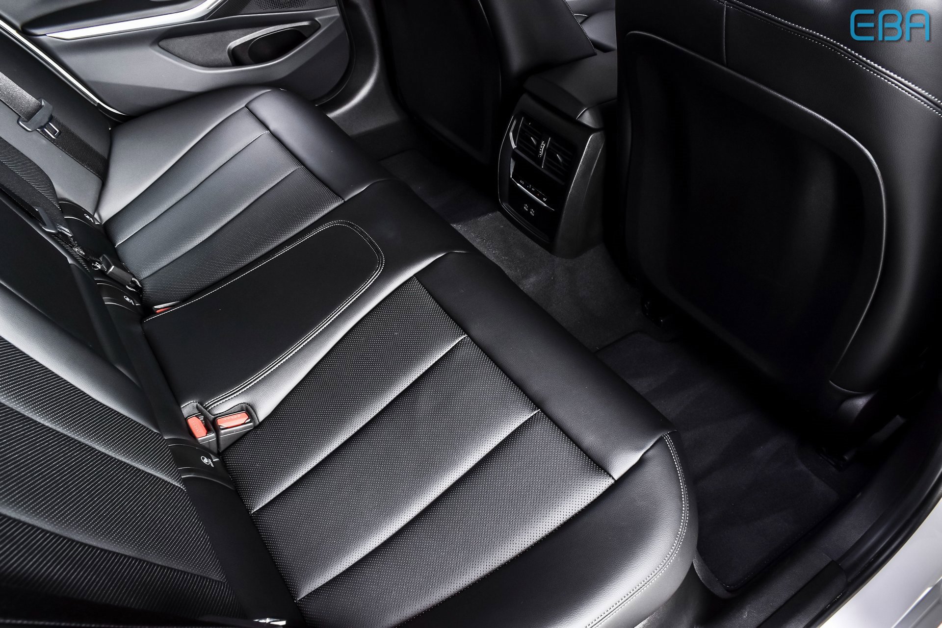 Used 2025 BMW 330i xDrive Sedan w/ Convenience Package image 23