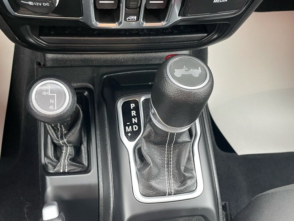 Used 2022 Jeep Wrangler Unlimited Sahara image 32