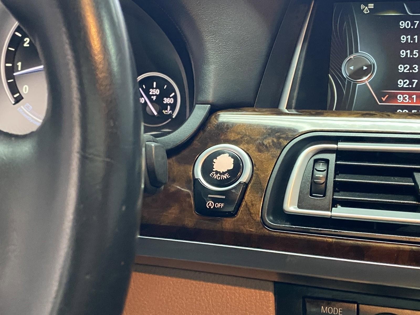 Used 2013 BMW 750Li xDrive image 25