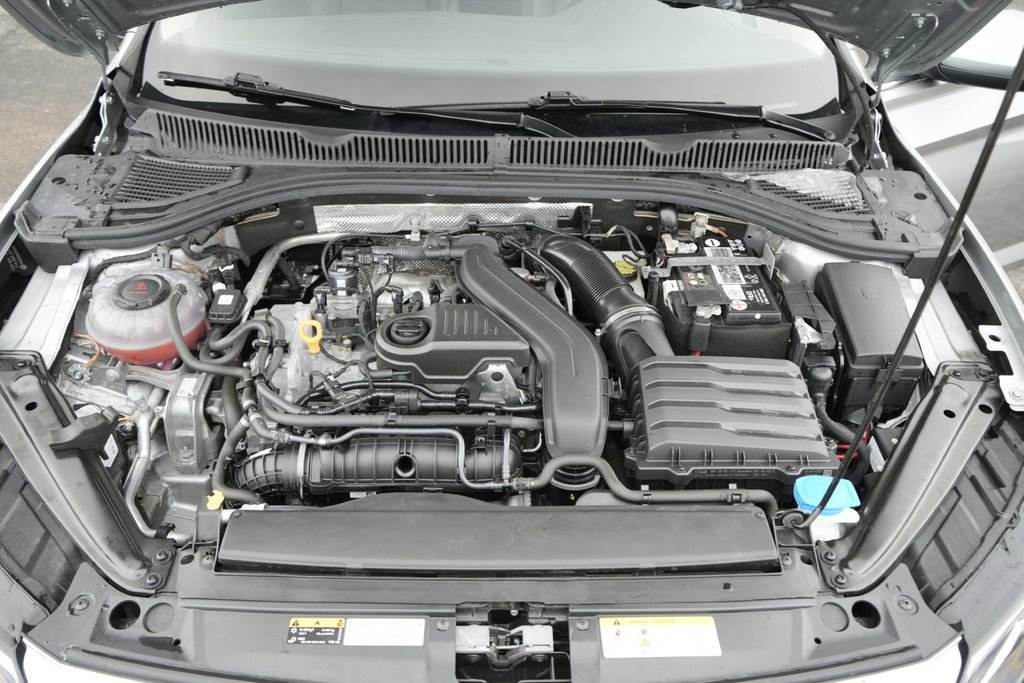 Used 2023 Volkswagen Jetta SE w/ Panoramic Sunroof Package image 20