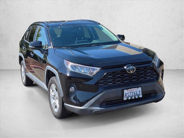 Used 2019 Toyota RAV4 XLE AWD/4WD image 3