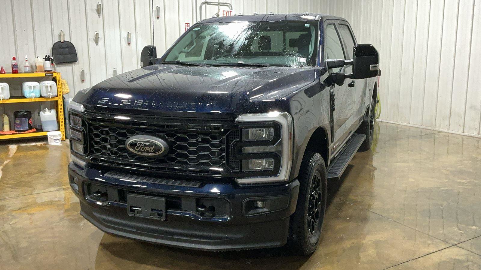 New 2025 Ford F350 Lariat w/ Black Appearance Package