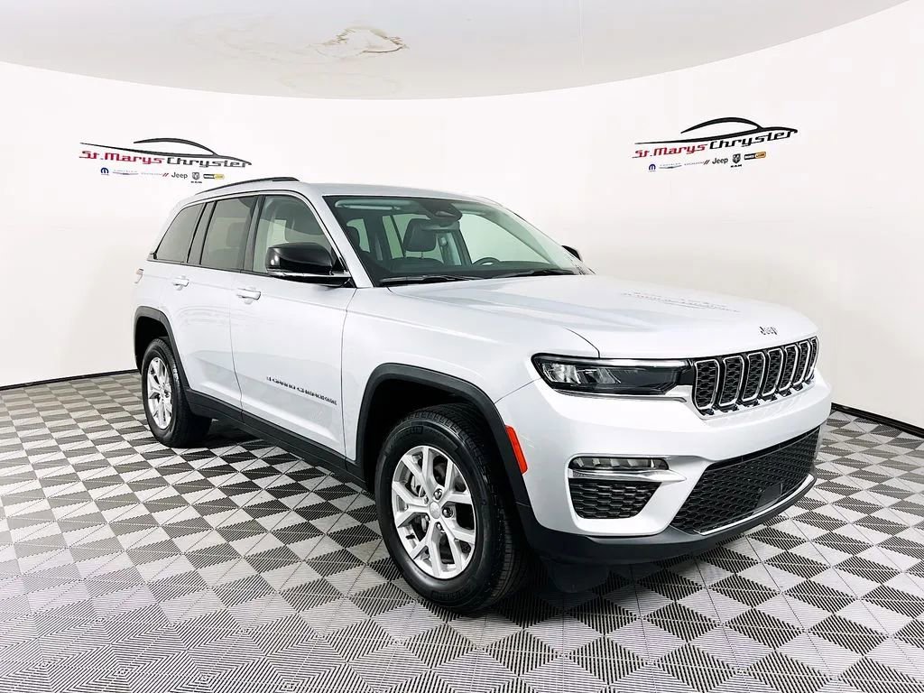 Used 2023 Jeep Grand Cherokee Limited AWD/4WD image 1