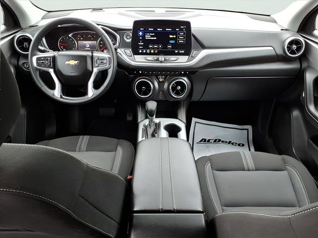 Used 2025 Chevrolet Blazer LT image 12