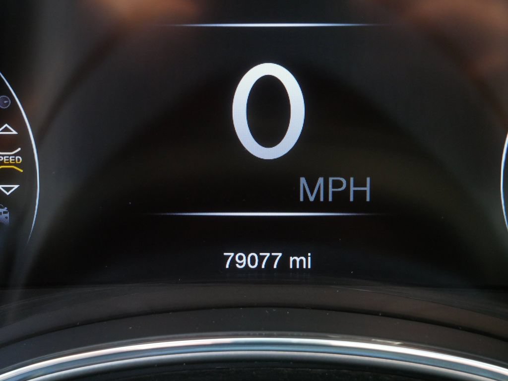 Used 2021 Jeep Grand Cherokee Laredo X AWD/4WD image 30
