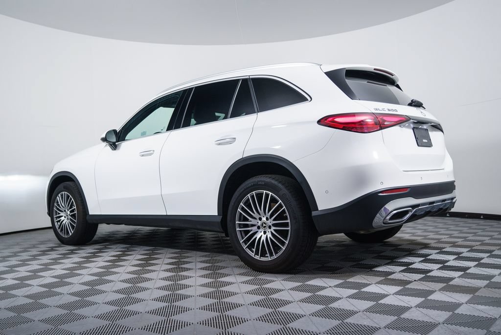 Certified 2025 Mercedes-Benz GLC 300 4MATIC image 3