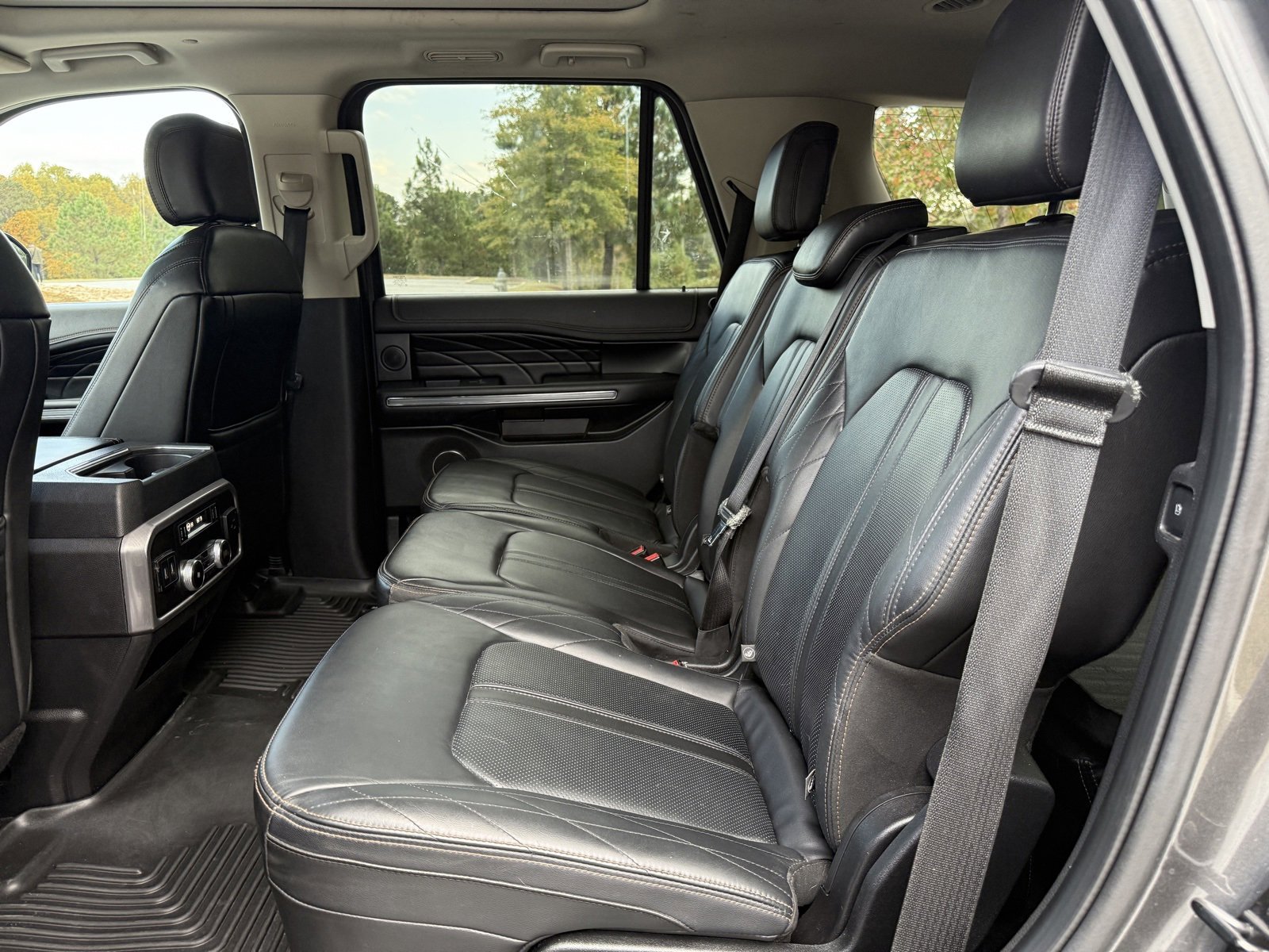 Used 2018 Ford Expedition Platinum image 34
