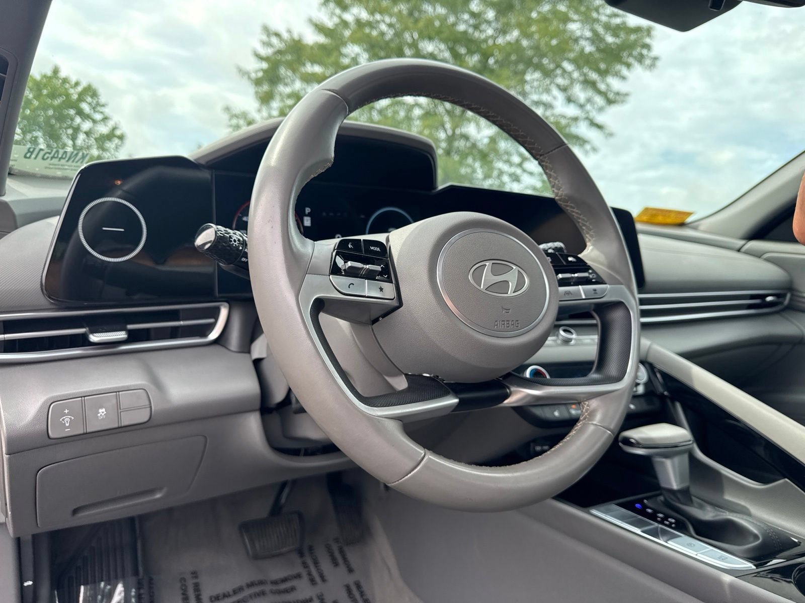 Used 2024 Hyundai Elantra SEL w/ Convenience Package FWD image 18