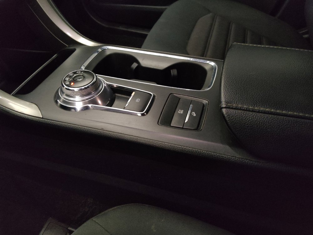 Used 2019 Ford Fusion SE FWD image 26