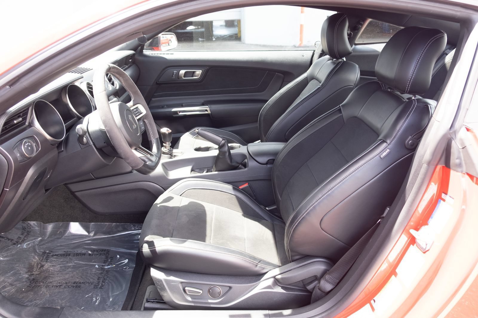 Used 2016 Ford Mustang Shelby GT350 w/ Technology Package RWD image 9