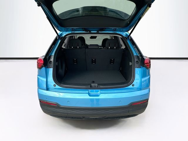 New 2027 Chevrolet Bolt LT w/ Comfort Package FWD image 27