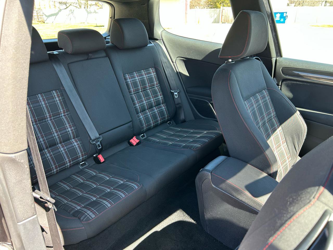 Used 2013 Volkswagen Golf 2-door image 16