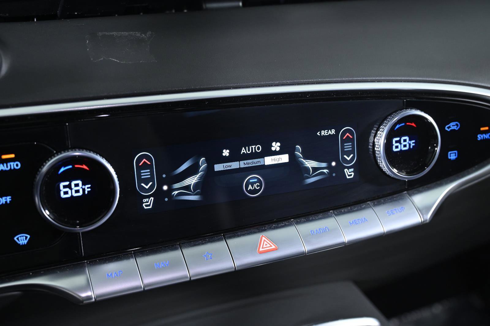 Used 2025 Genesis GV70 2.5T image 18