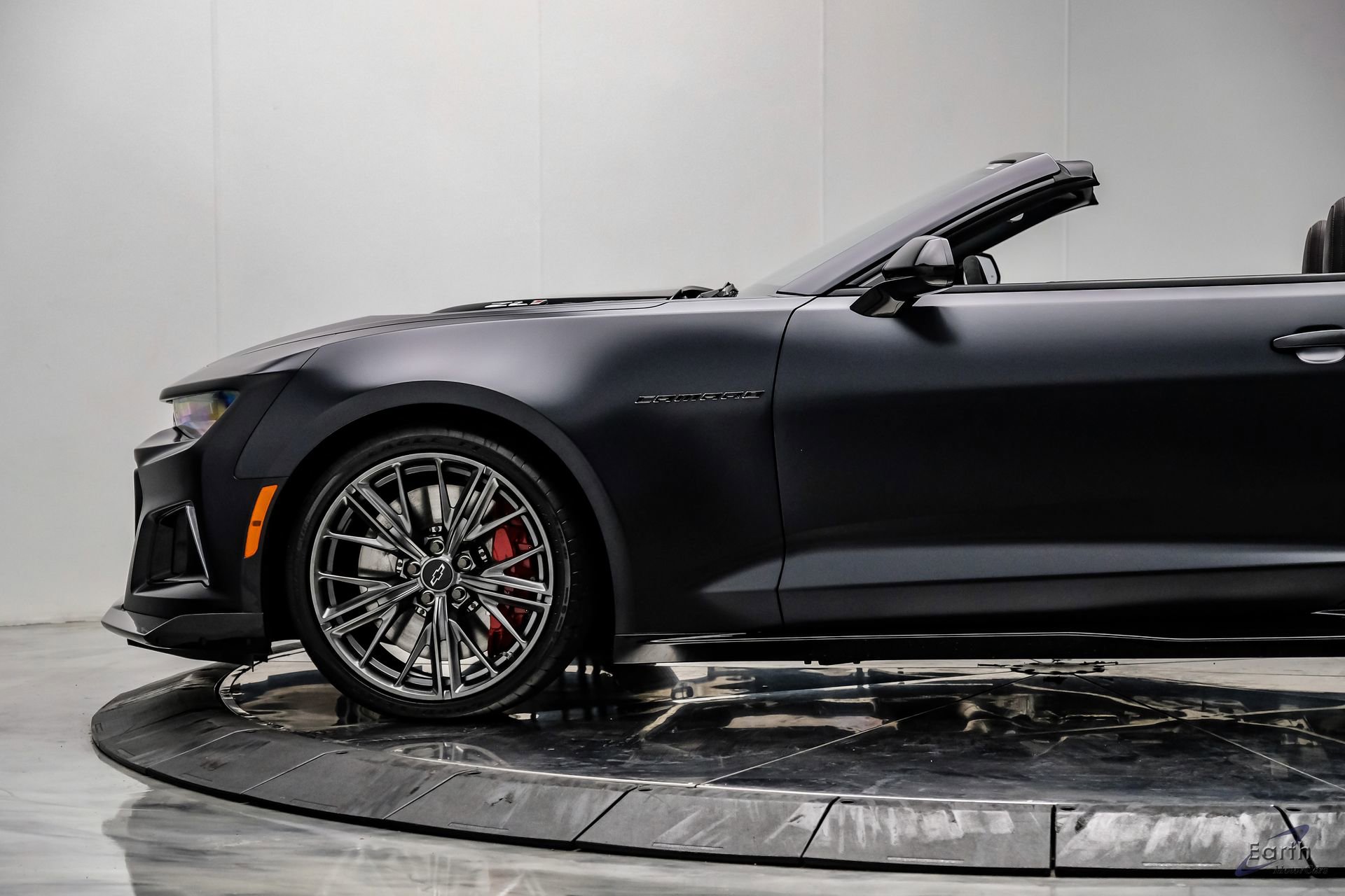 Used 2024 Chevrolet Camaro ZL1 RWD image 10