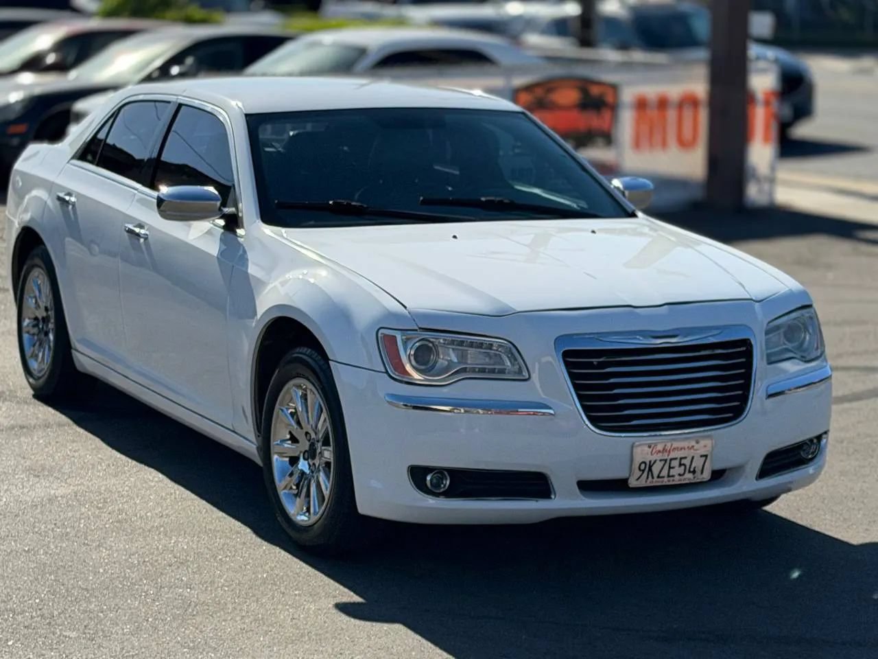 Used 2012 Chrysler 300 Limited RWD image 3