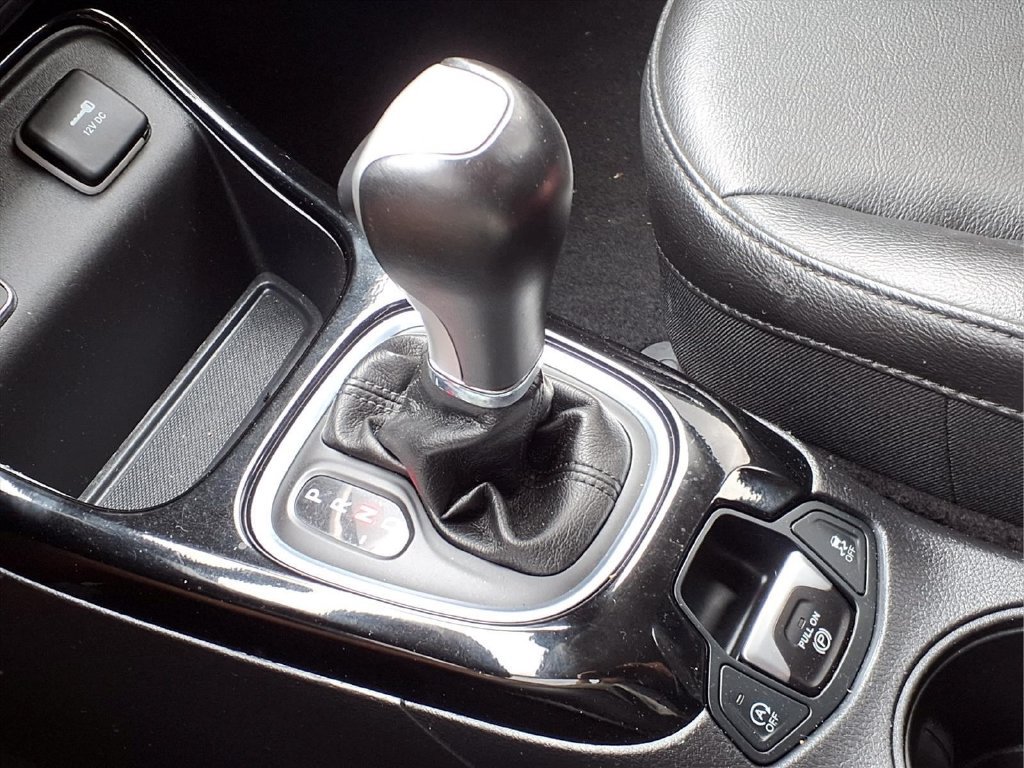 Used 2019 Jeep Compass Latitude FWD image 14