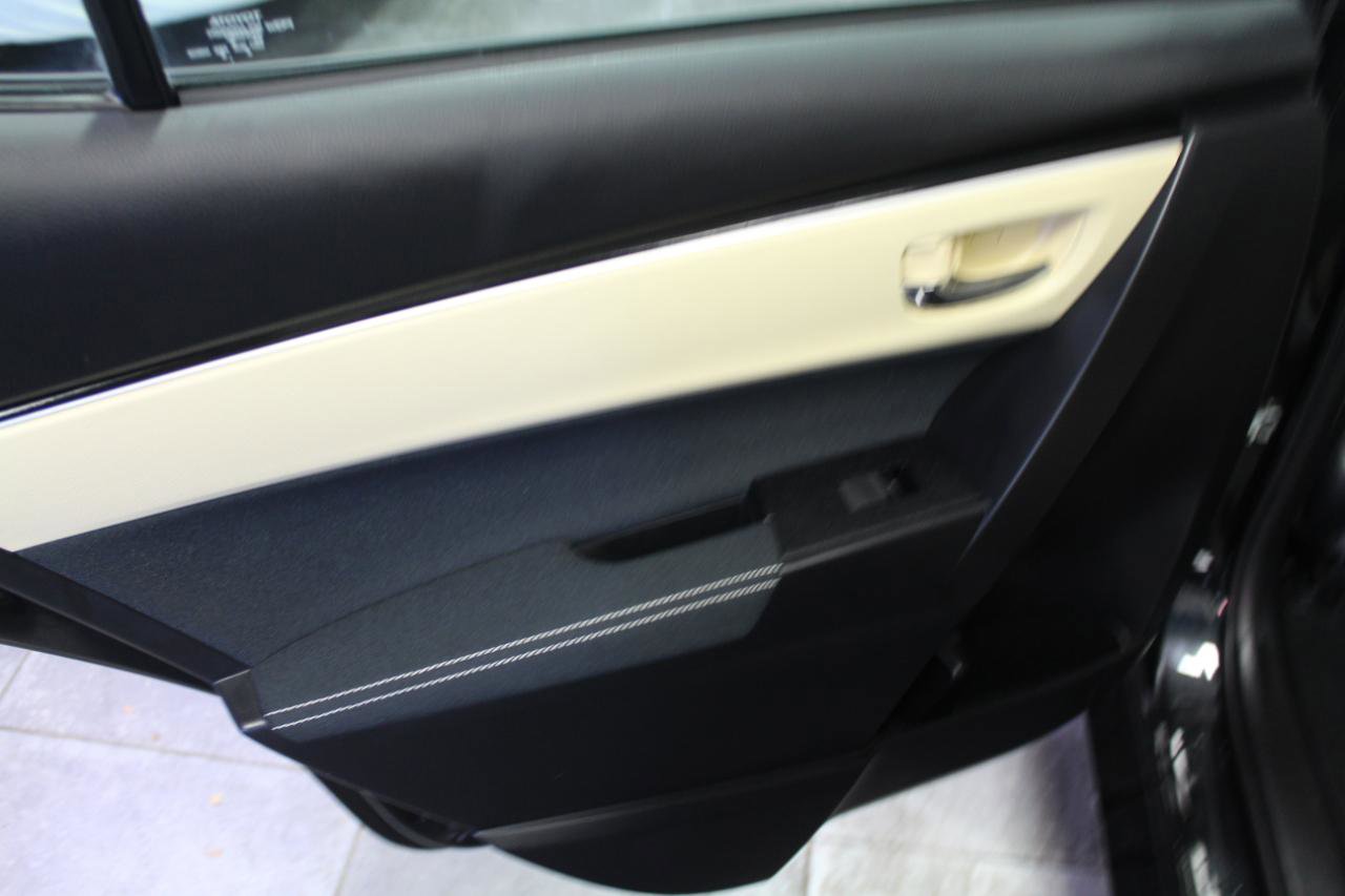 Used 2017 Toyota Corolla LE image 20