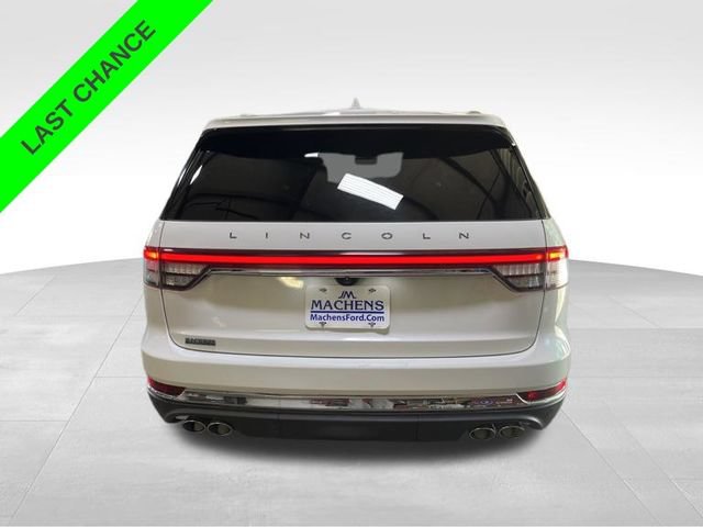 Used 2023 Lincoln Aviator Reserve w/ Equipment Group 201A AWD/4WD image 5