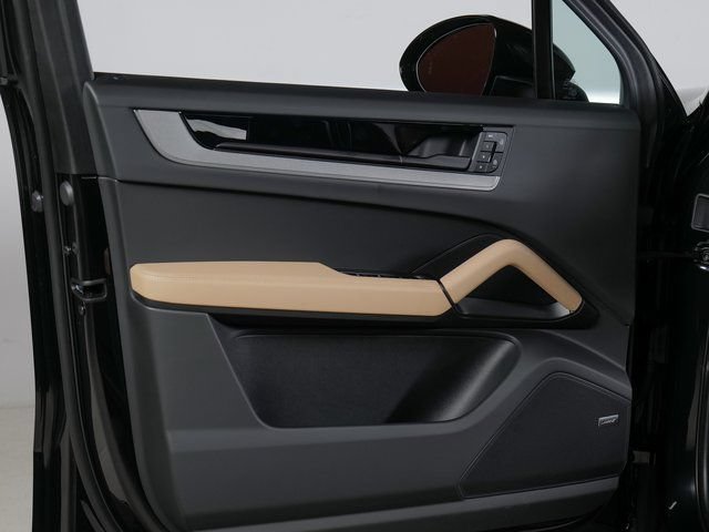 New 2026 Porsche Cayenne S AWD/4WD image 28