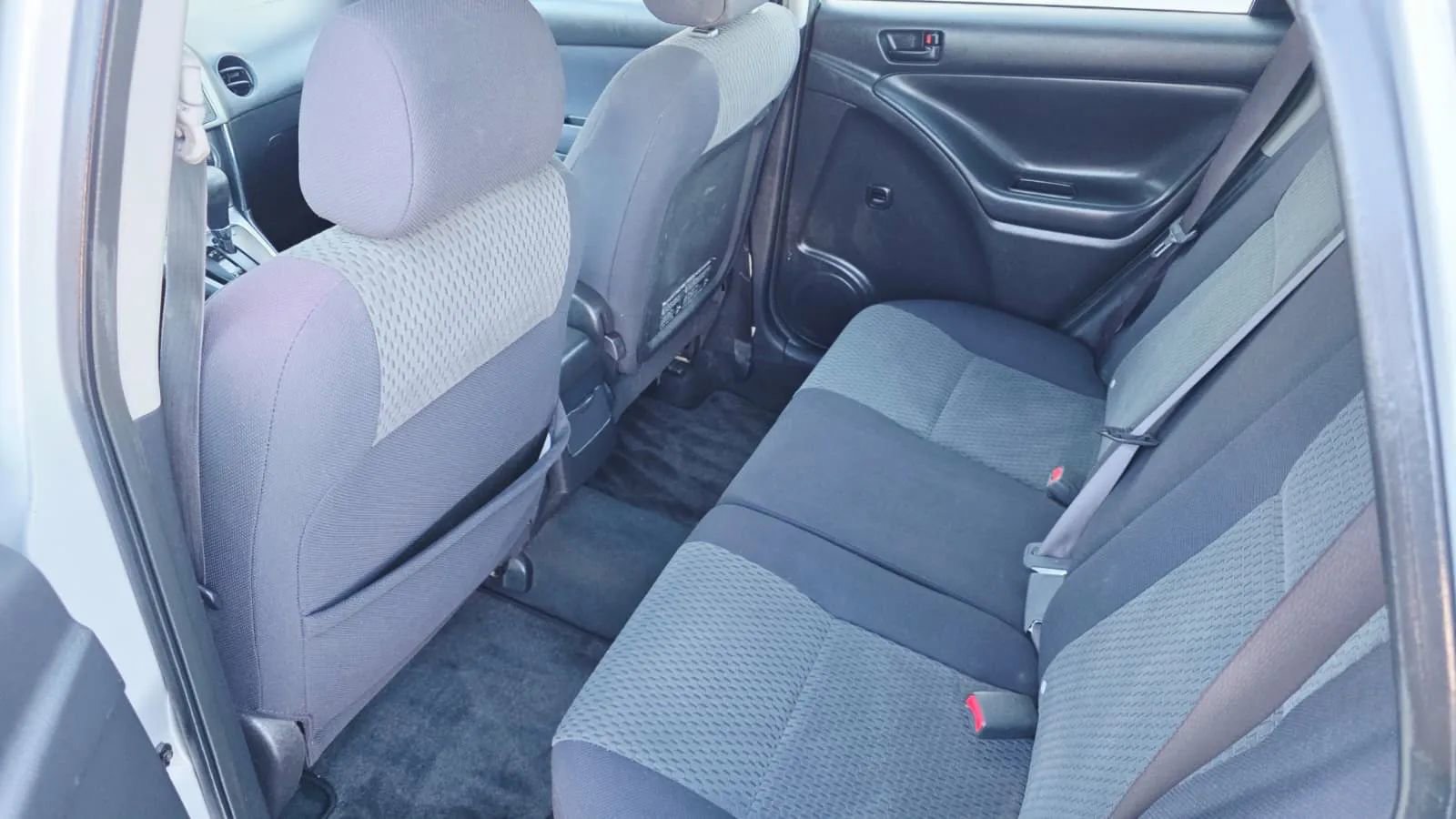 Used 2006 Toyota Matrix XR image 10