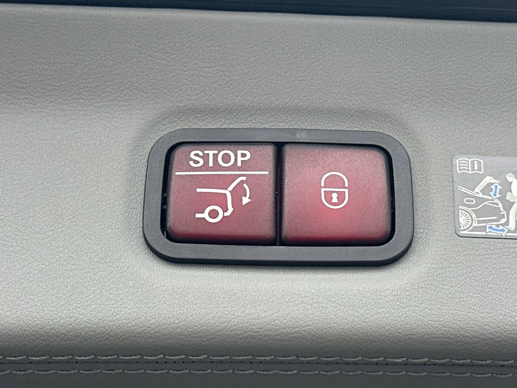 Certified 2025 Mercedes-Benz Maybach GLS 600 4MATIC image 22