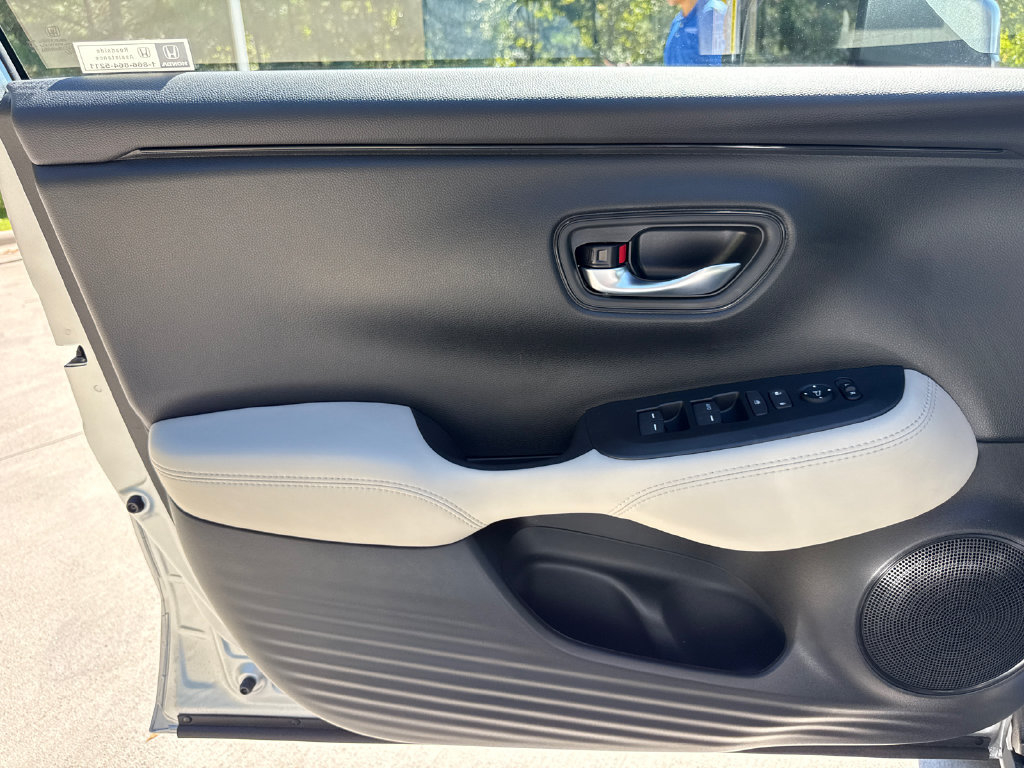 Certified 2027 Honda HR-V LX image 14
