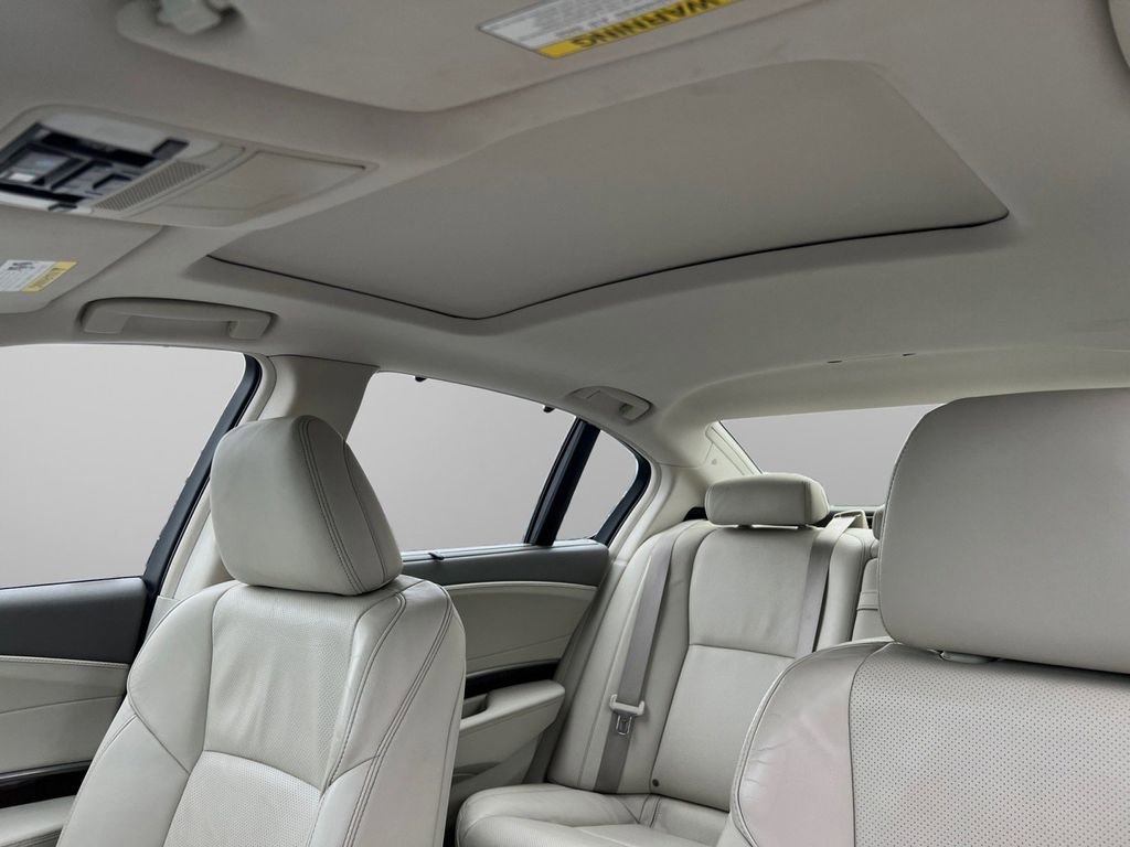 Used 2016 Acura RLX Sport Hybrid w/ Advance Pkg image 41