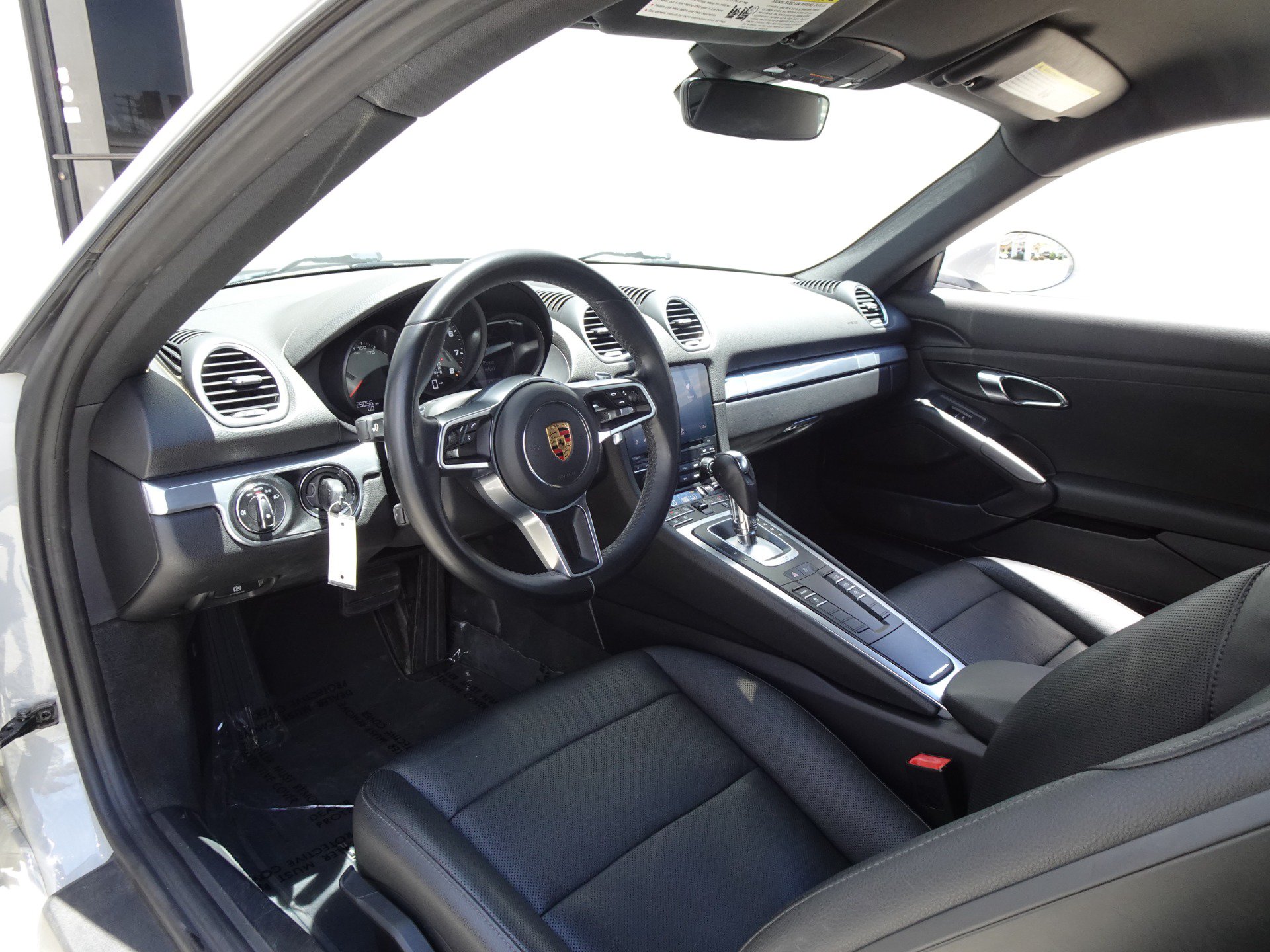 Used 2021 Porsche 718 Cayman RWD image 11