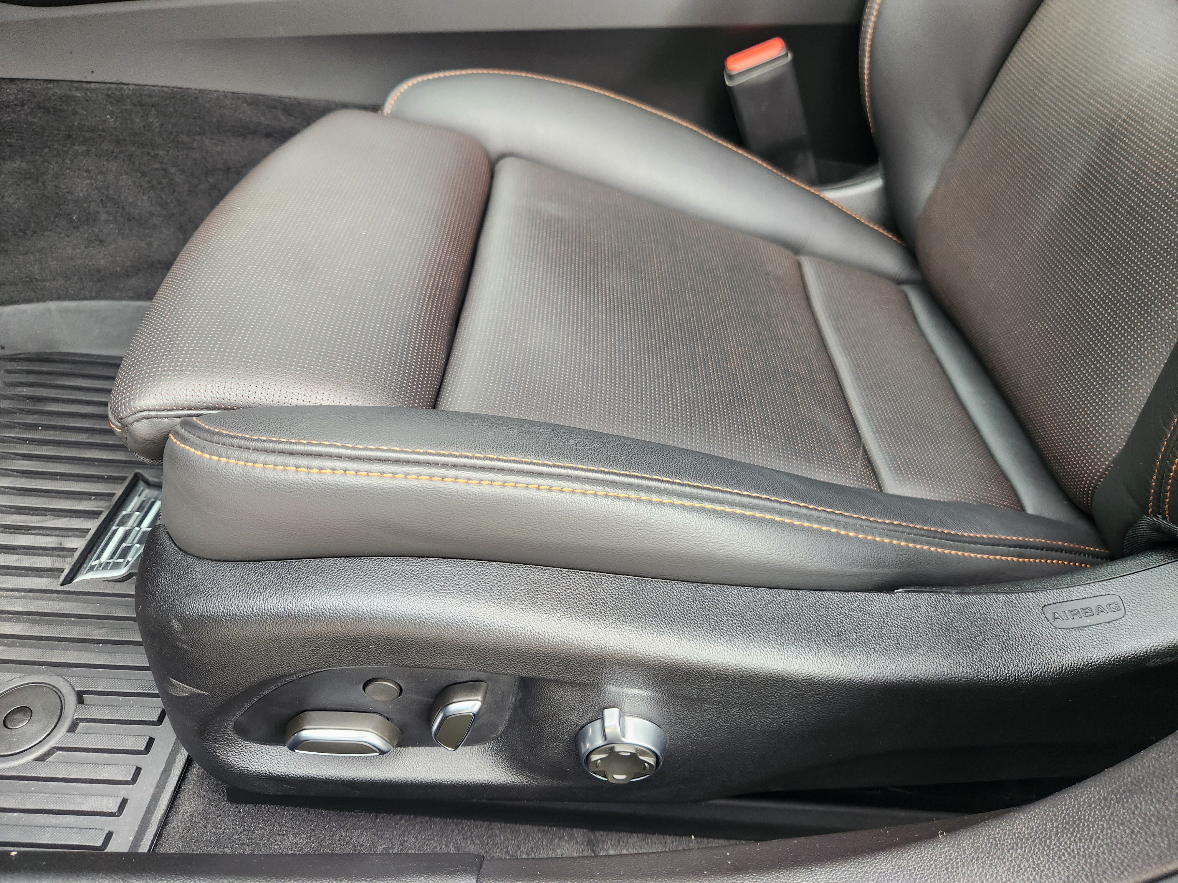 Used 2025 Cadillac CT5 Sport RWD image 18