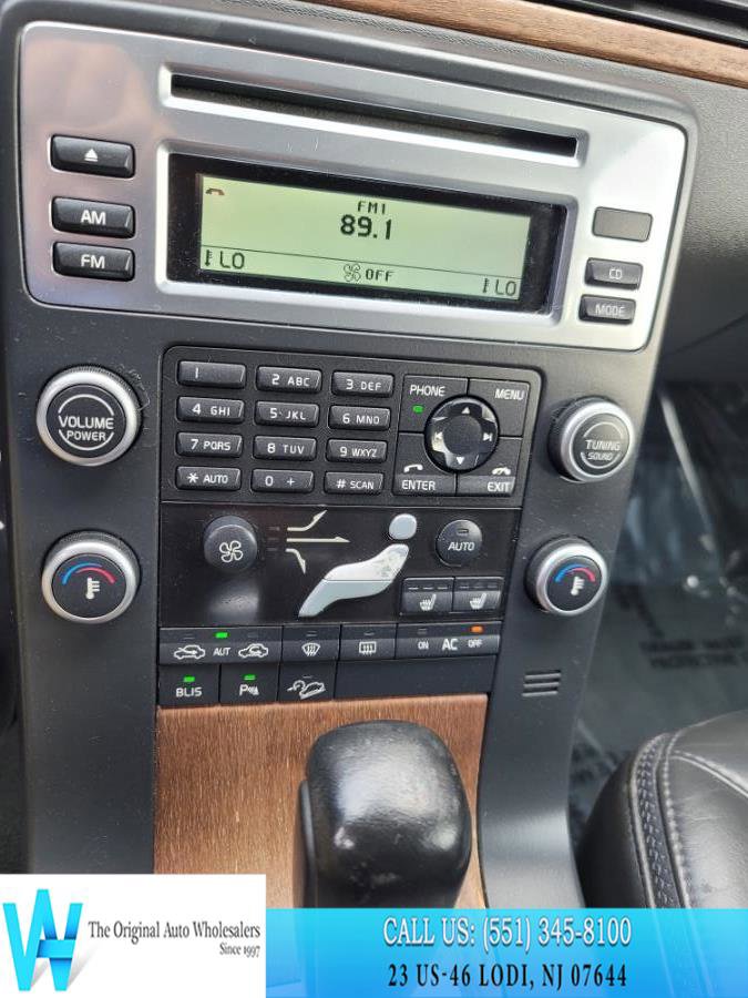 Used 2010 Volvo XC70 3.2 image 19