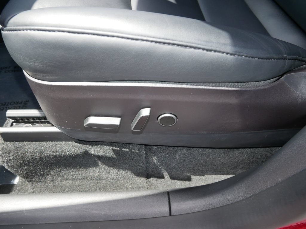 Used 2022 Tesla Model Y Performance AWD/4WD image 18