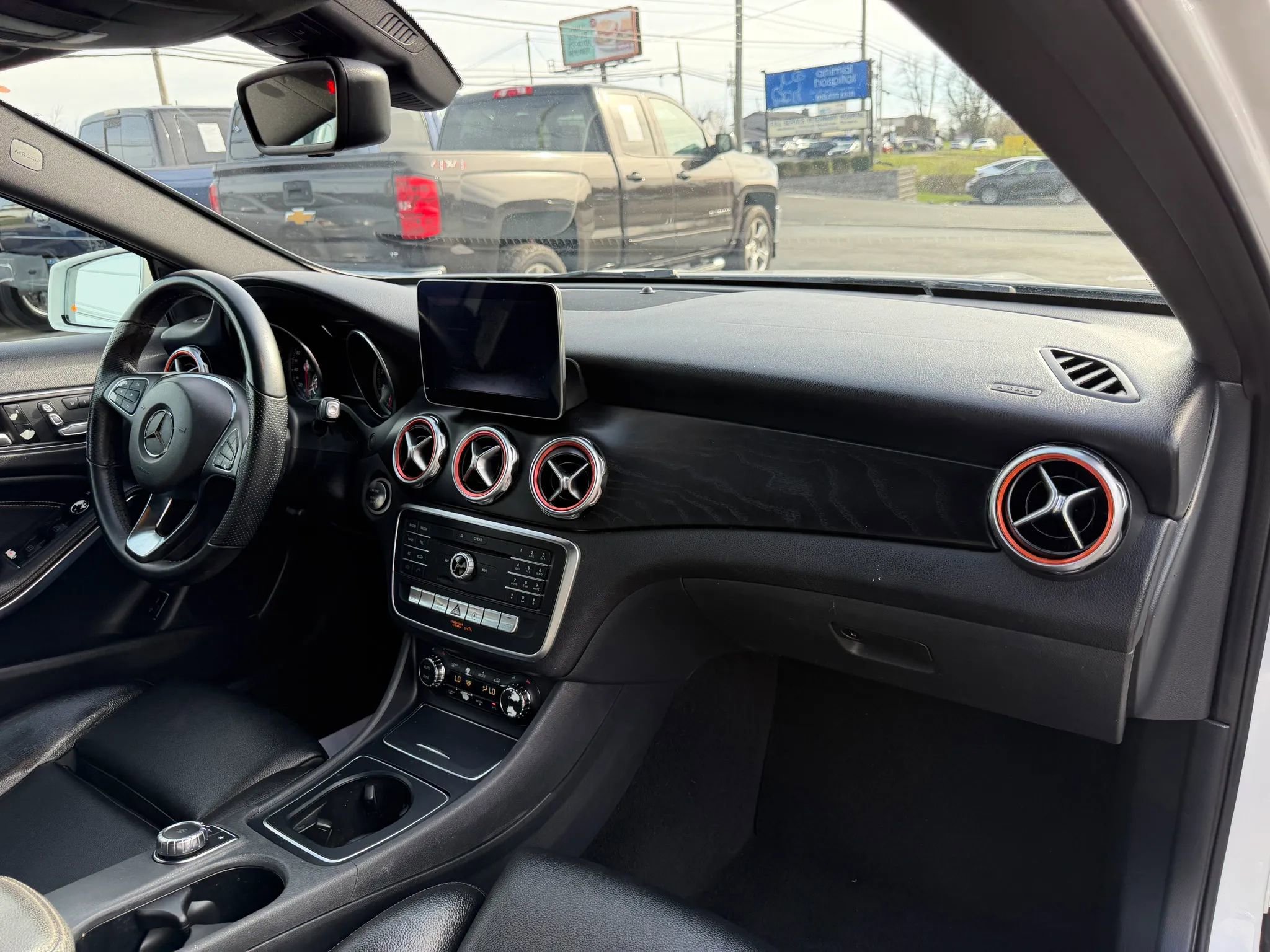 Used 2019 Mercedes-Benz GLA 250 4MATIC image 15