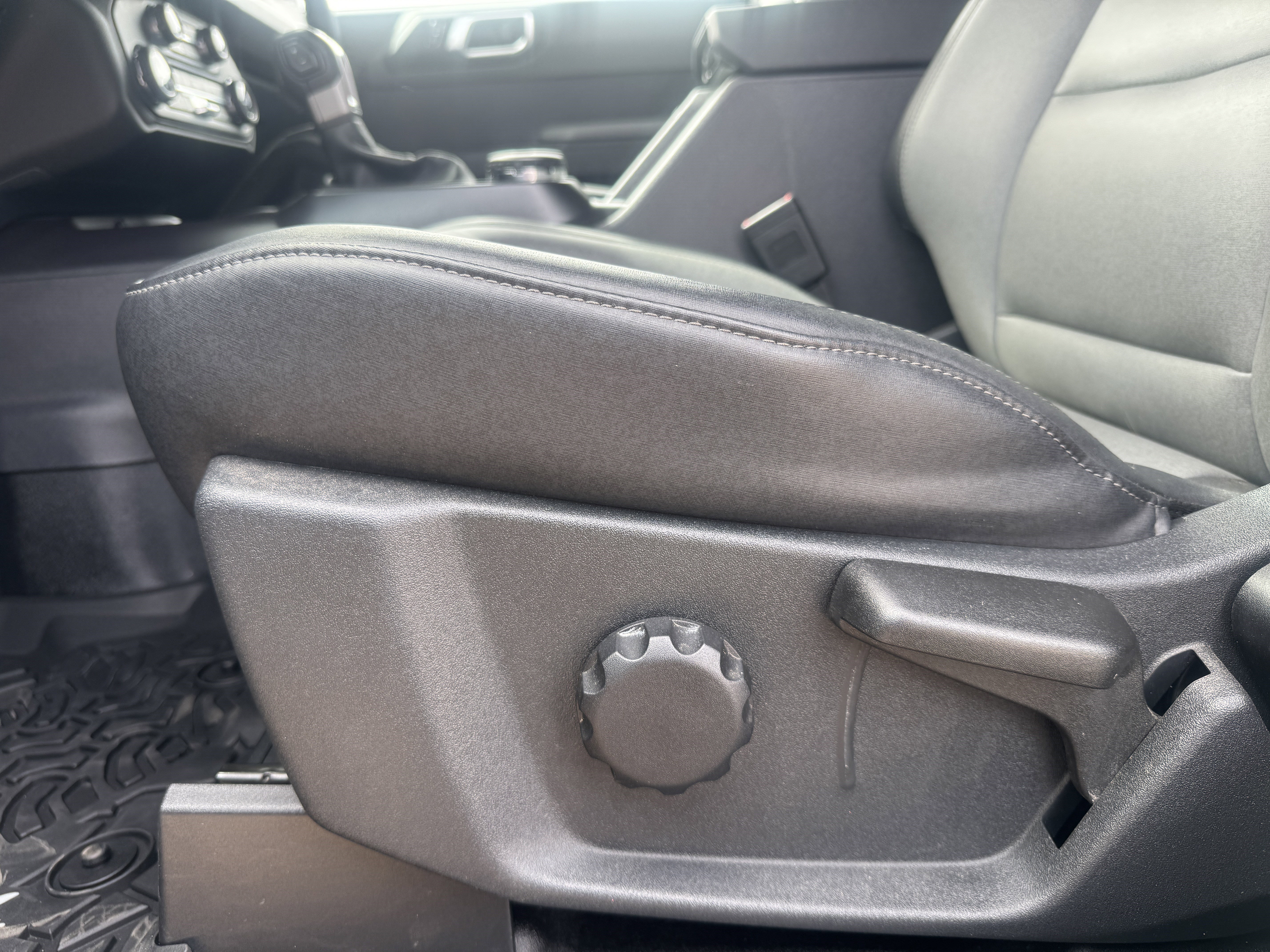 Used 2024 Ford Bronco Everglades image 10