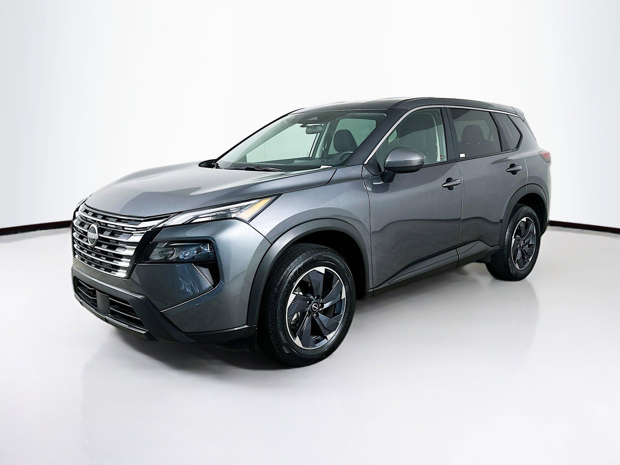 Used 2025 Nissan Rogue SV image 3
